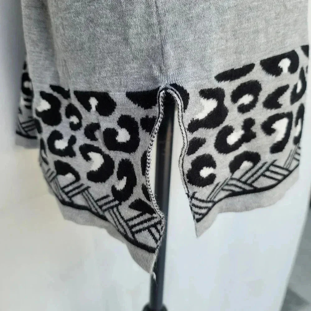 NWT Croft & Barrow Woman Sweater Gray Black Attached Scarf M Lightweight Knit - Picture 7 of 12